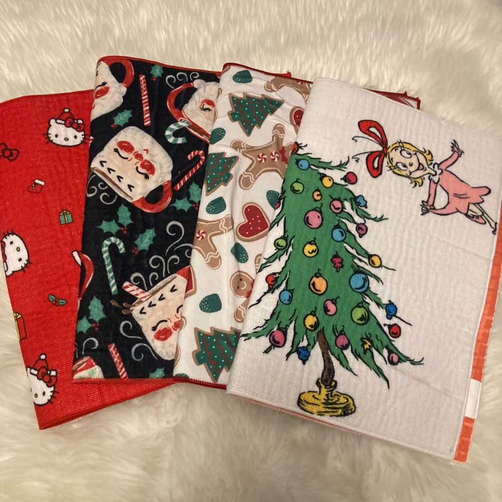 Set of 4 Christmas themed dish drying pads
